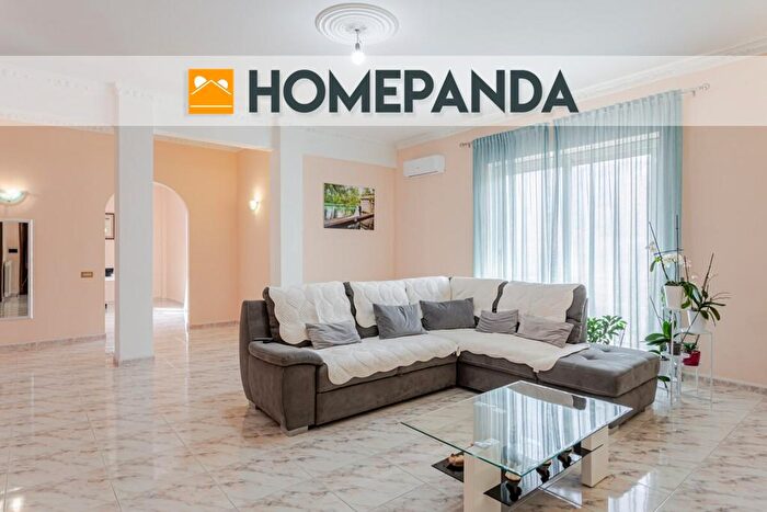 Appartamento con 6 locali in vendita in Via Giuseppe di Vittorio, Artena