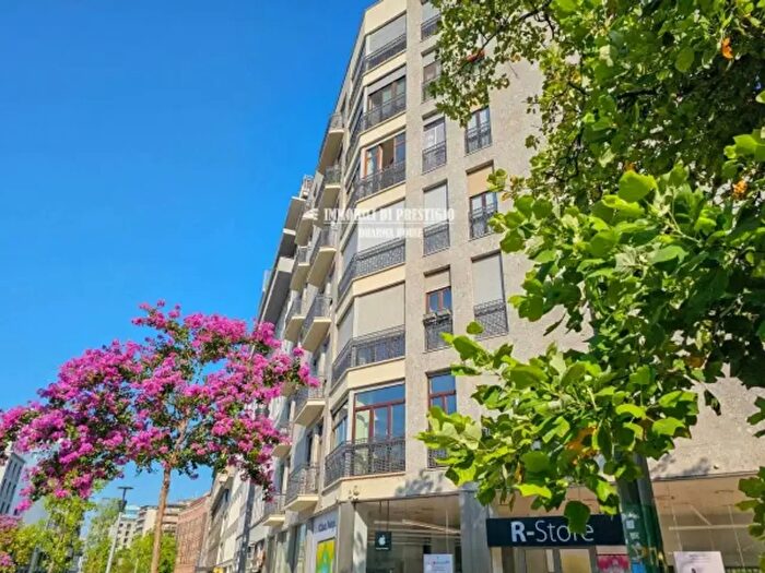 Appartamento con 6 locali in vendita in Corso di Porta Romana, Milano