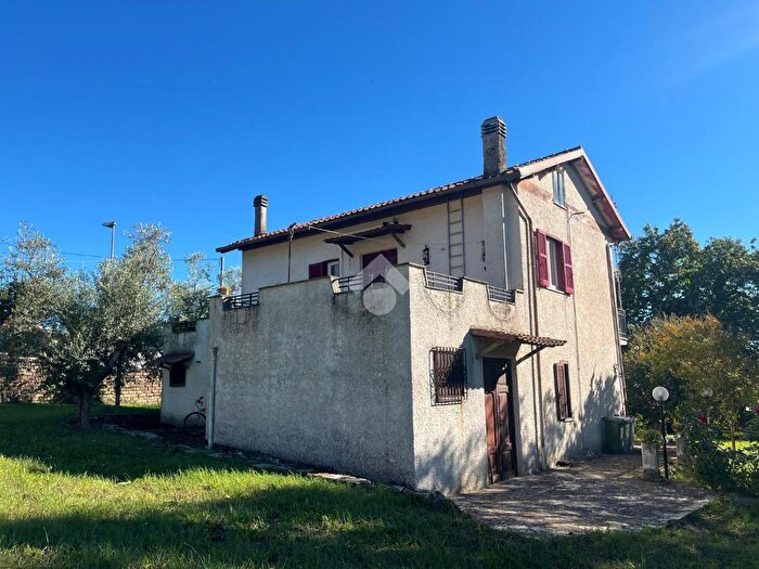 Casa trilocale in vendita in Via Piscarello, Palestrina