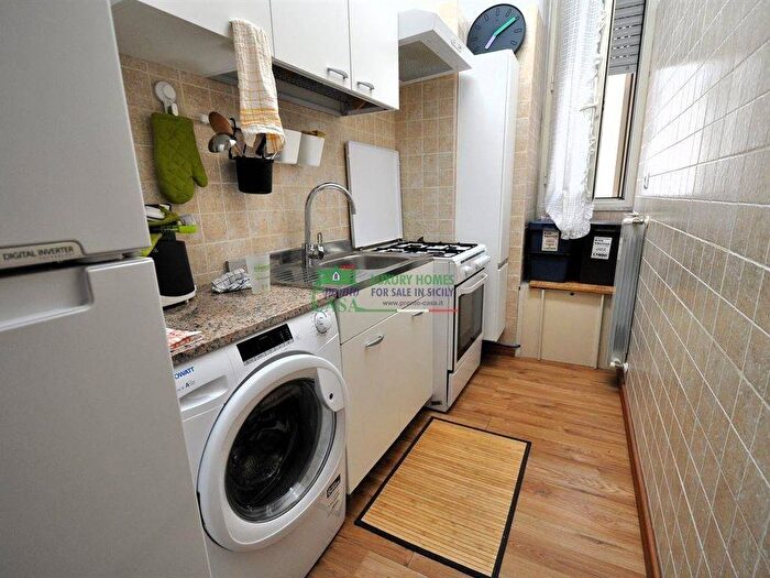 Appartamento trilocale in affitto in via alcantara, San Luigi Archimede, Ragusa