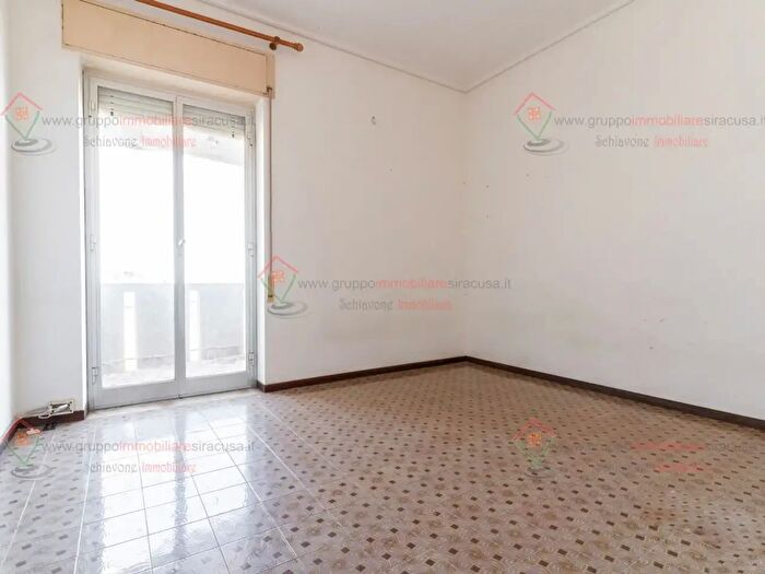 Appartamento con 5 locali in vendita in Siracusa