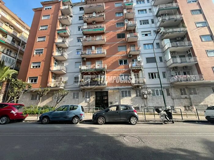 Appartamento bilocale in vendita in Via Terracina, Napoli