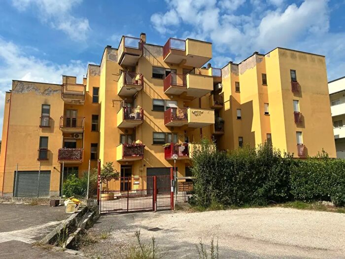 Appartamento con 6 locali in vendita in Viale della Stazione, Latina