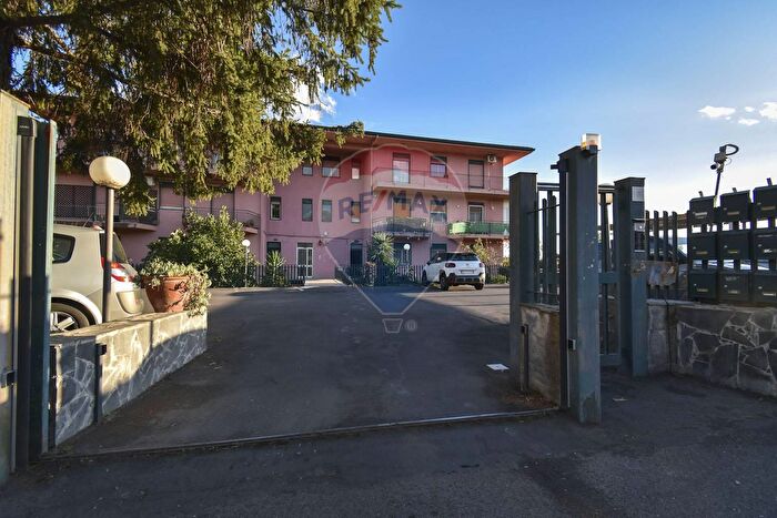 Appartamento con 5 locali in vendita in Via Catanzaro, Mascalucia