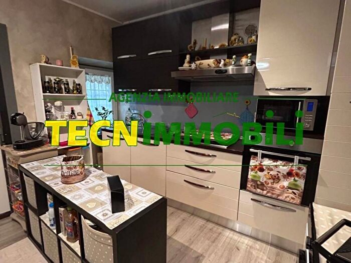 Appartamento trilocale in affitto in Via Roma, Labico