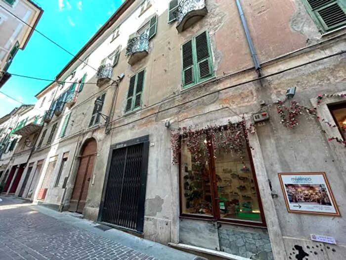 Appartamento trilocale in vendita in Piazza San Guido, Acqui Terme