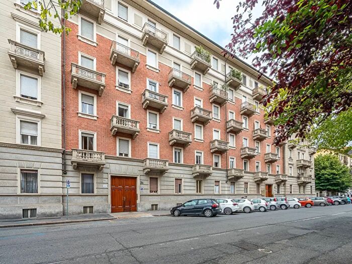 Appartamento trilocale in vendita in Corso Alcide De Gasperi, Torino
