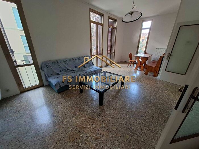 Appartamento bilocale in affitto in Viale San Marco, Mestre, Venezia
