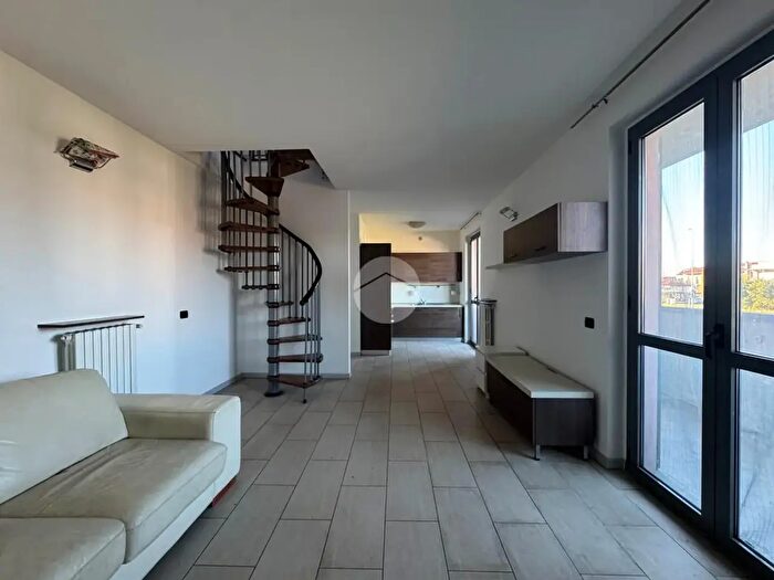 Appartamento trilocale in vendita in Via Maria Gaetana Agnesi, Cesano Maderno