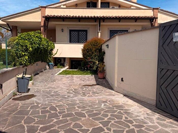 Appartamento bilocale in affitto in Via Leucippo, Casal Palocco, Roma