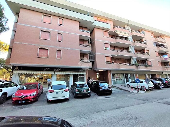 Appartamento con 5 locali in vendita in Via Venanti, Perugia