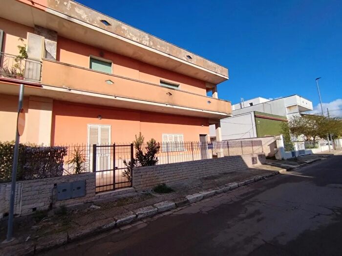 Casa con 6 locali in vendita in Taurisano
