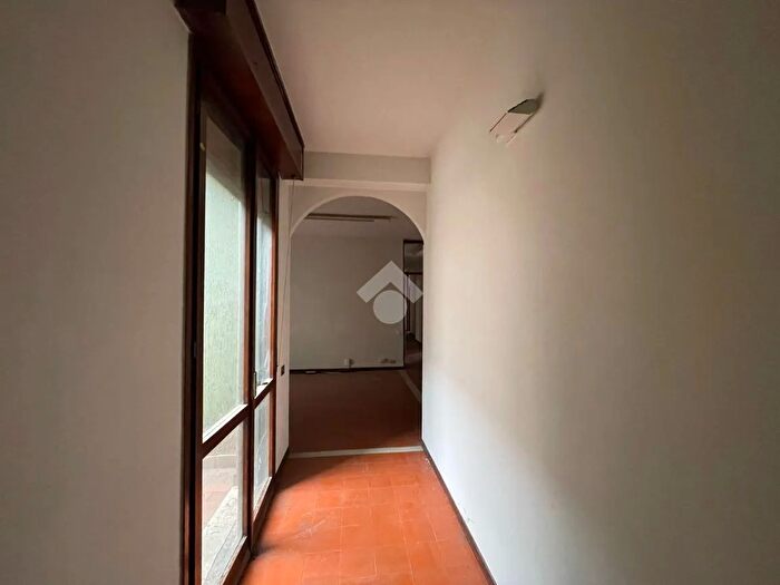 Appartamento con 5 locali in vendita in Via Lady Mary Wortley, Costa Volpino