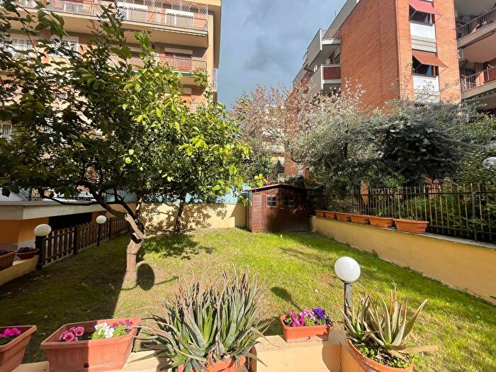 Appartamento quadrilocale in affitto in Via Luigi Ronzoni, Colli Portuensi Casaletto, Roma