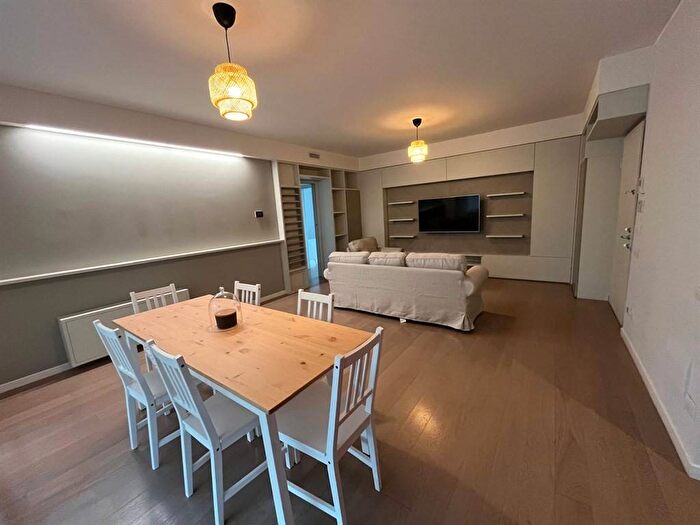 Appartamento trilocale in affitto in Via Albani, Monte Rosa Lotto, Milano