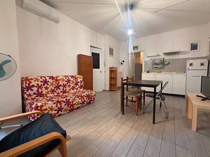 Appartamento bilocale in affitto in Via Desenzano, Gambara, Milano