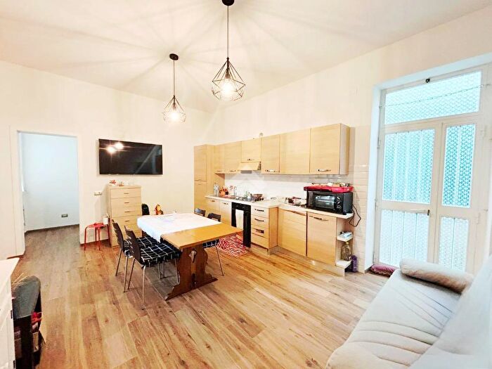 Casa quadrilocale in vendita in Via Aspromonte, Lissone