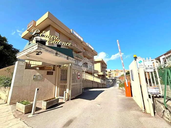 Appartamento trilocale in vendita in Via Eugenio lEmiro, Palermo