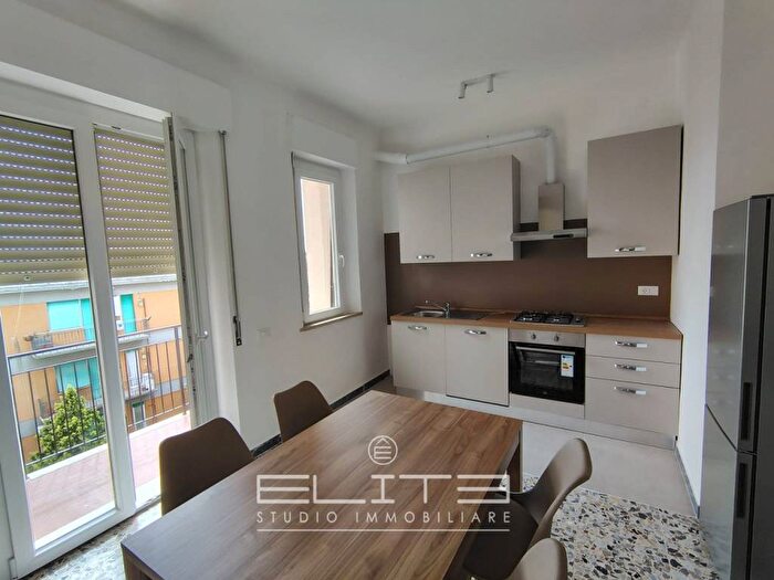 Appartamento quadrilocale in affitto in via Angelini, Borgo Rodi, Ancona