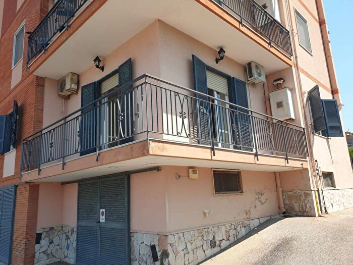 Appartamento trilocale in affitto in Via Fusaro, Centro, Bacoli