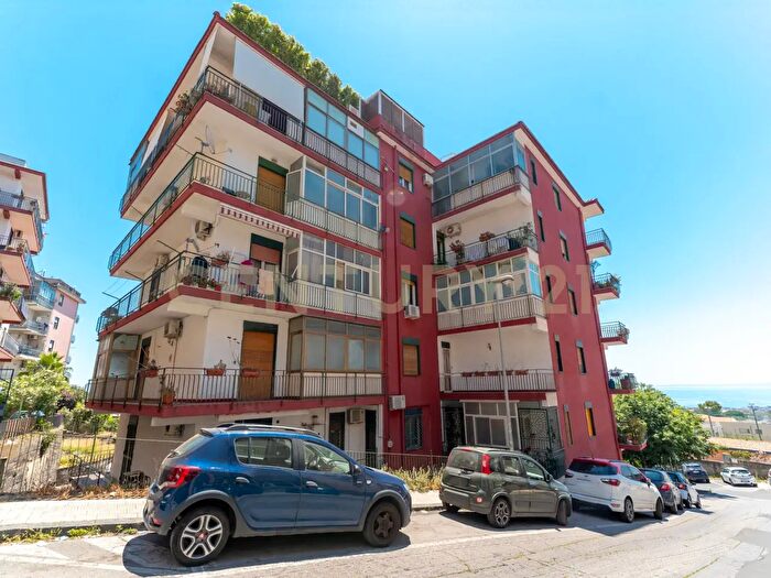 Appartamento con 6 locali in vendita in Via Carmelitani, San Giovanni La Punta