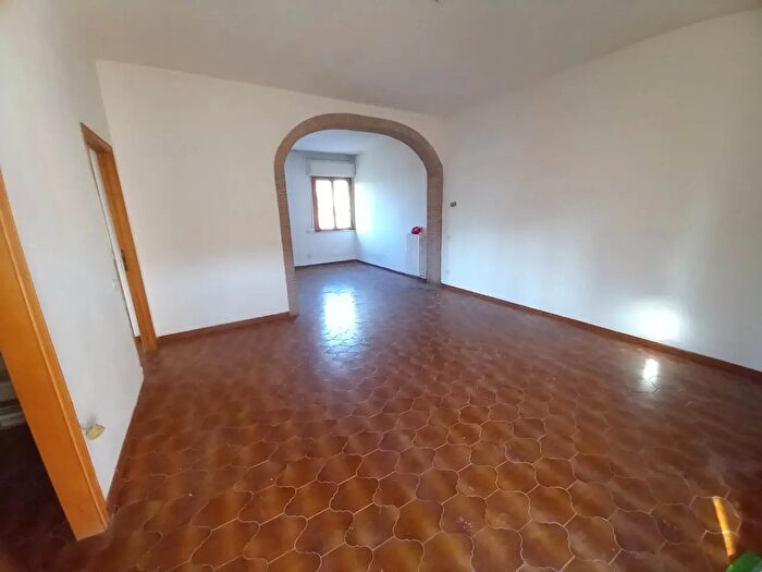 Appartamento con 8 locali in vendita in Via Giuseppe Saragat, Ponsacco