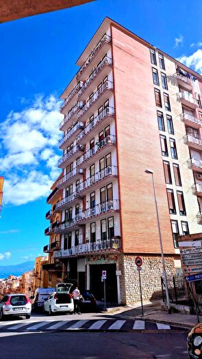 Appartamento con 5 locali in vendita in Via Armando Diaz, Termini Imerese