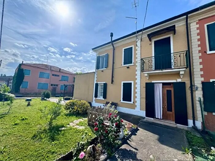 Casa trilocale in affitto in Badia Polesine