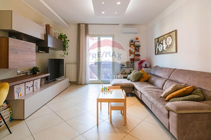 Appartamento trilocale in vendita in Via Sottotenente Lombardo, San Pietro Clarenza