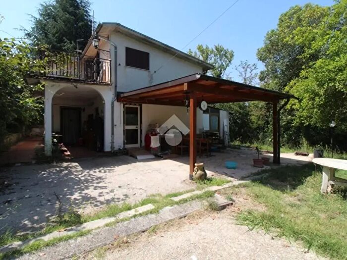 Casa quadrilocale in vendita in Via di Mezzo, Poggio Nativo