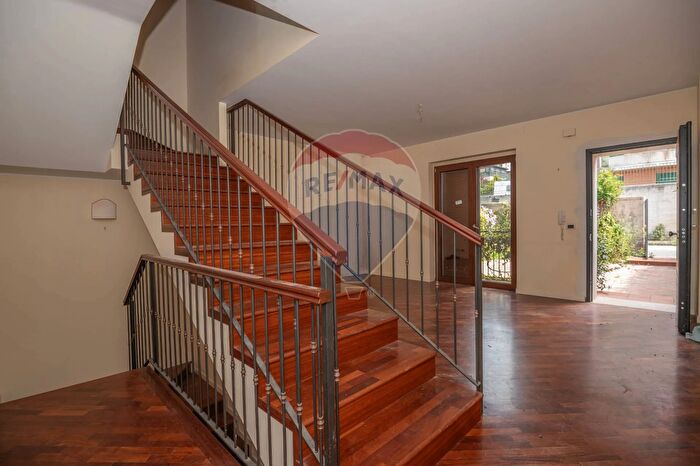 Casa con 7 locali in vendita in Via Adamo Asmundo, Caltagirone