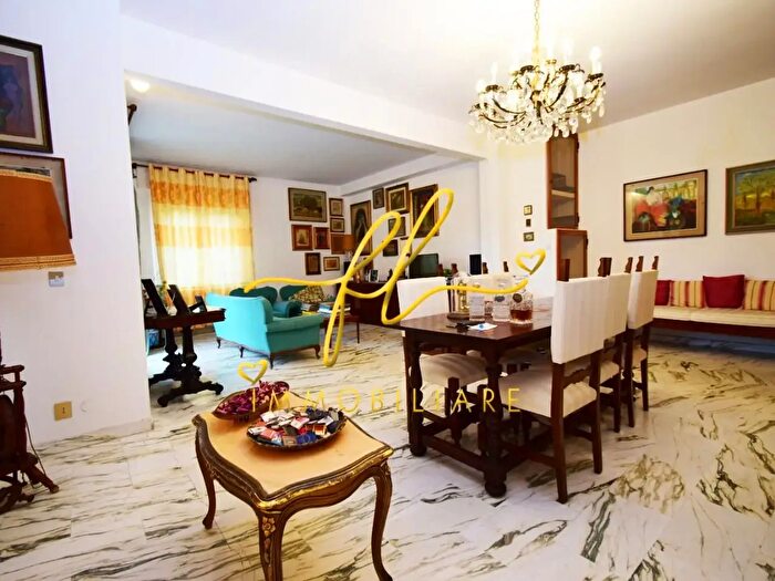 Appartamento con 6 locali in vendita in Livorno