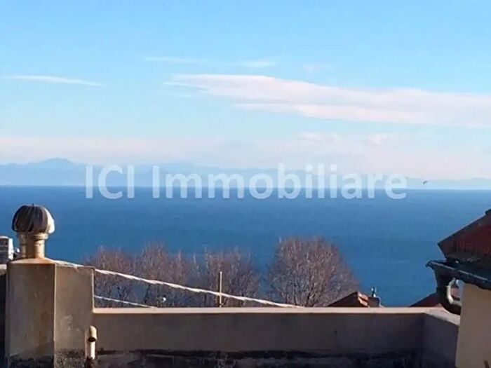 Appartamento trilocale in vendita in Via Faggi, Bergeggi