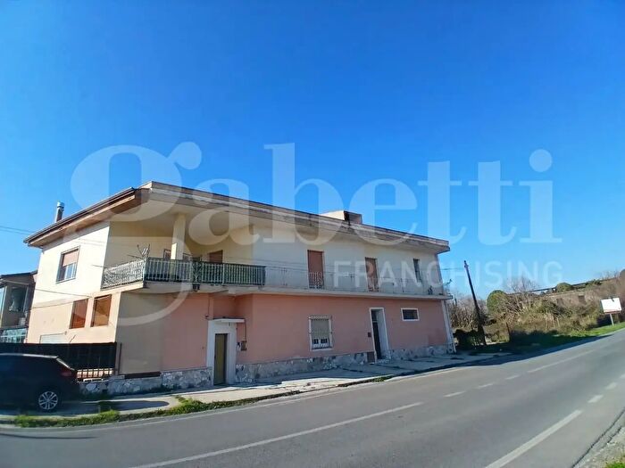 Casa con 9 locali in vendita in Via Santa Maria La Fossa, Capua