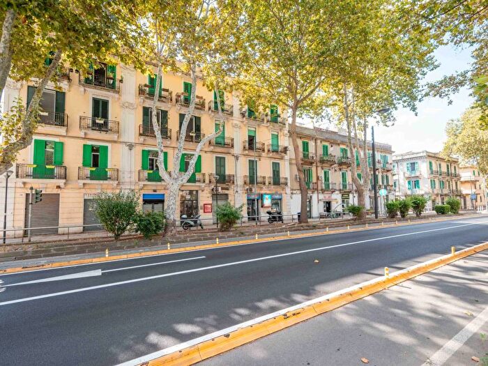 Appartamento quadrilocale in affitto in Viale San Martino, Quartiere Americano, Messina