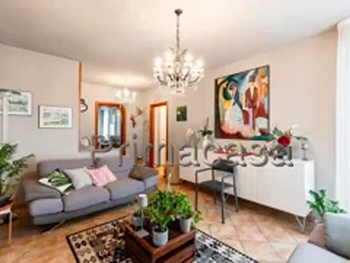 Appartamento con 5 locali in vendita in Via Montecarlo, Carpi