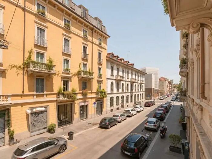 Appartamento trilocale in affitto in Via Marcona, Milano
