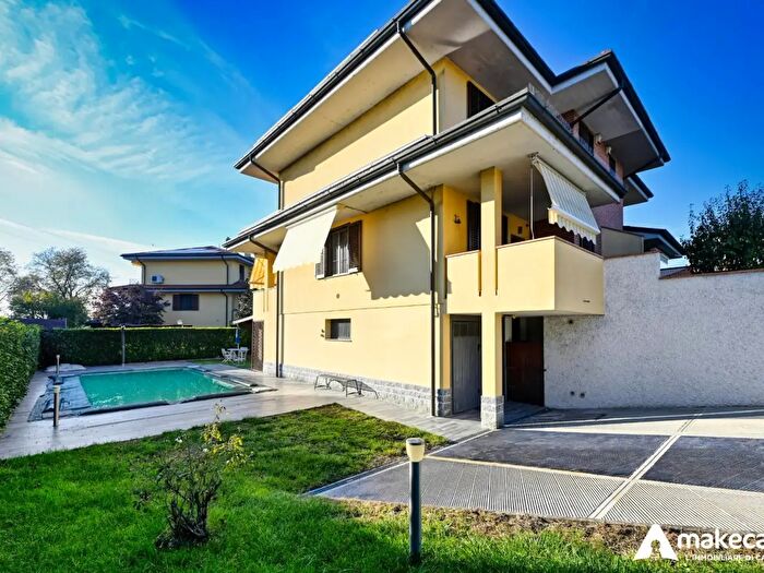 Casa quadrilocale in vendita in Via Gramsci, Colturano