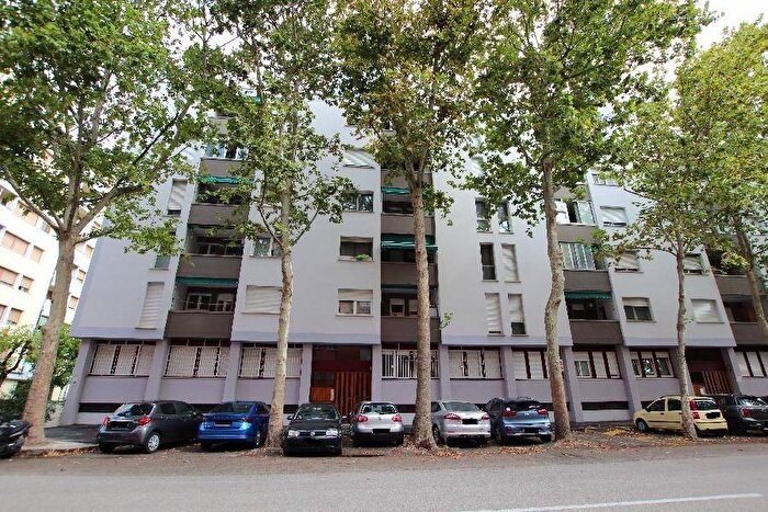 Appartamento trilocale in affitto in Via Napoli, Mazzini Fossolo, Bologna