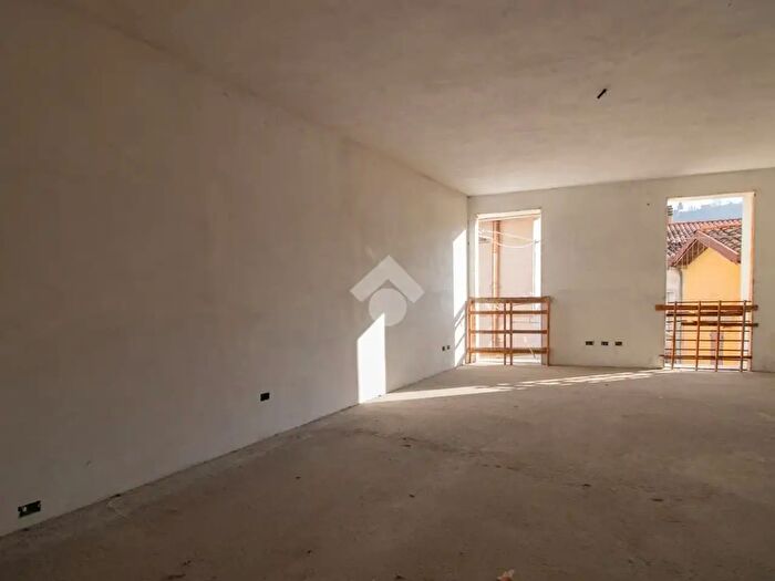 Appartamento trilocale in vendita in Via Trieste, Lumezzane