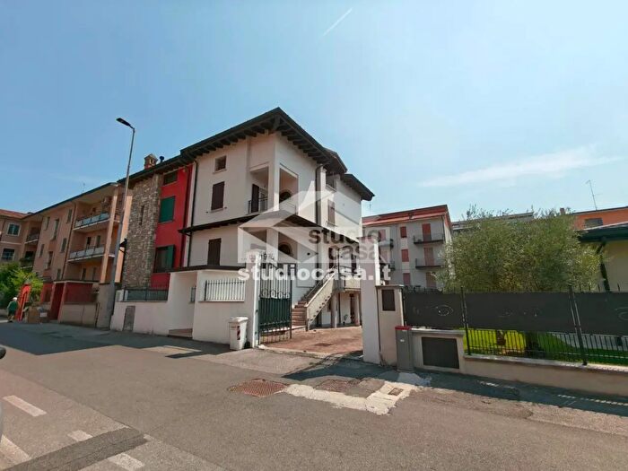 Casa con 5 locali in vendita in Via Mercato, Crema