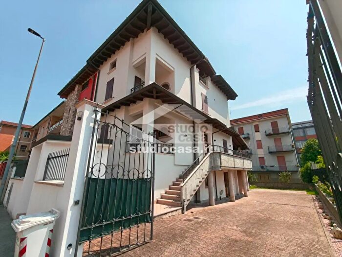 Case in Vendita e in Affitto - 2