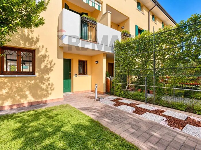 Casa con 6 locali in vendita in Albignasego