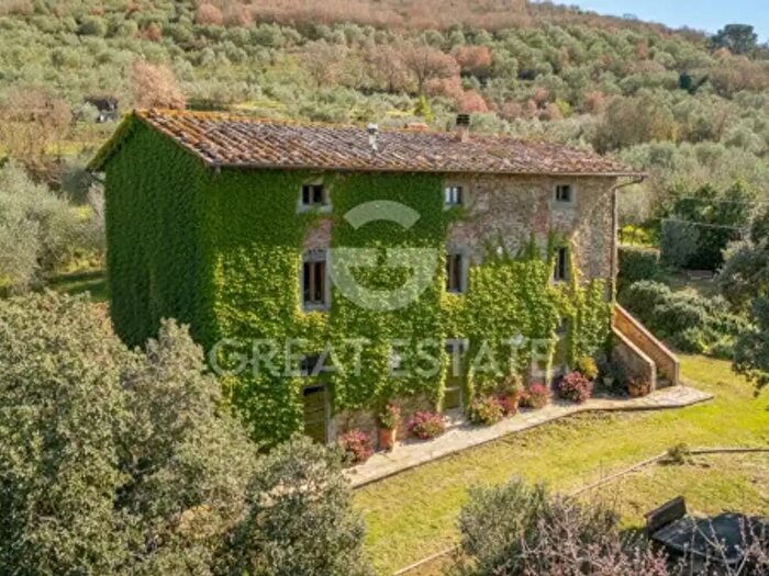 Casa con 6 locali in vendita in Località Riccio, Cortona