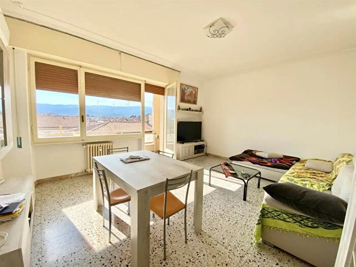 Appartamento con 5 locali in vendita in Pistoia