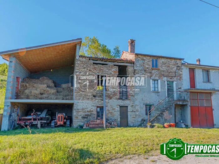 Appartamento con 5 locali in vendita in Località Case Lasca, Bettola