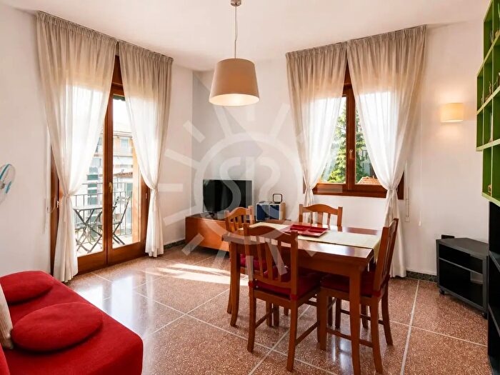 Appartamento trilocale in vendita in Via Bellaria, Bologna