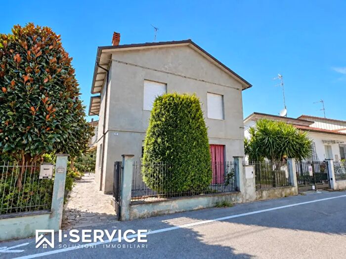 Casa con 8 locali in vendita in Cesena Via Civitella, Cesena