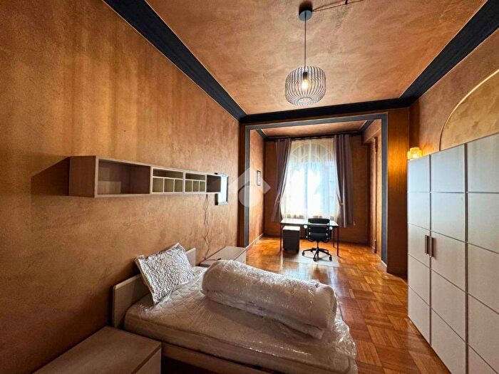 Appartamento con 5 locali in affitto in Via Cibrario, San Donato, Torino