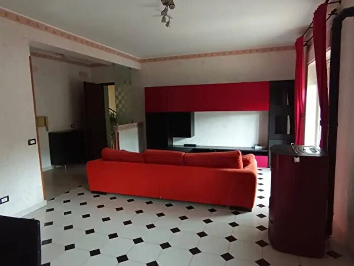 Appartamento quadrilocale in vendita in Via dei Tulipani, Melilli